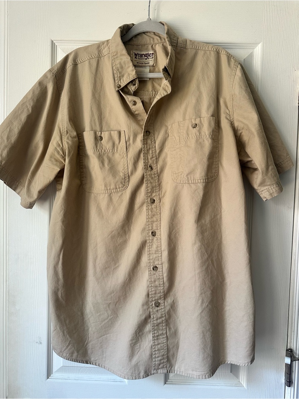 Vintage Wrangler Men’s Short-Sleeve Button-Up Shirt in Khaki
